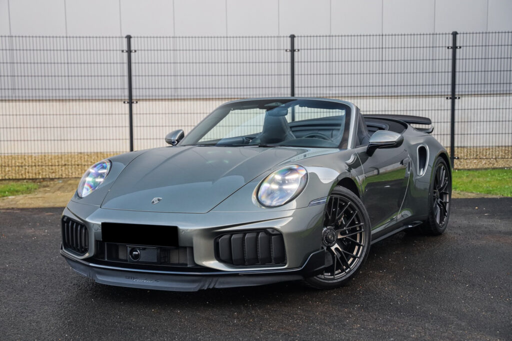 Porsche 911 Turbo S Convertible 992.2 Front 2
