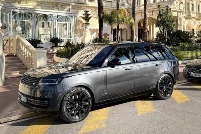 Range Rover 7 Seats Carlton 2