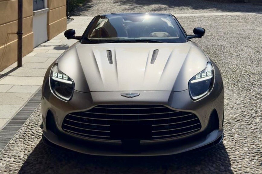 Aston Martin DB12 Volante Front 2