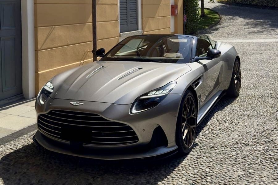 Aston Martin DB12 Volante Front