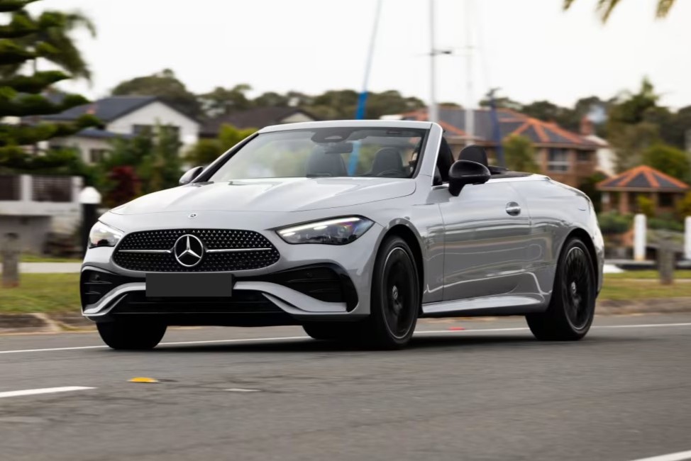 Mercedes-Benz CLE 300 Front