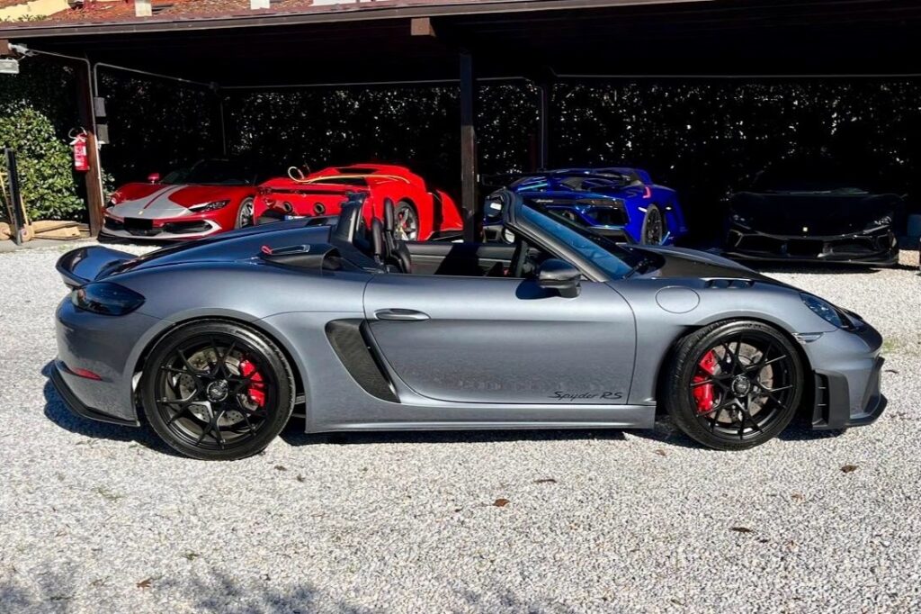 Porsche 718 Spyder RS Side 5