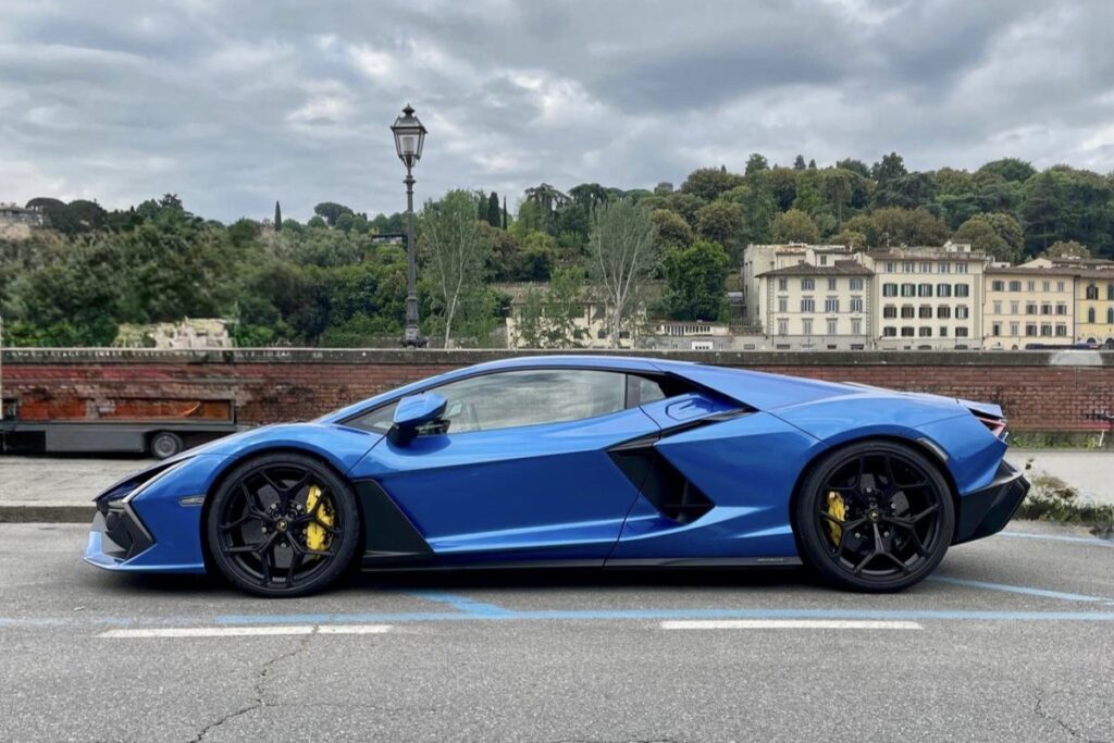 Revuelto Blue Side 5