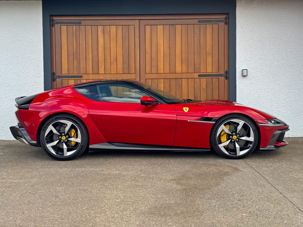 imgi_8_Ferrari-12-Cilindri-SV74ZDY-37-scaled