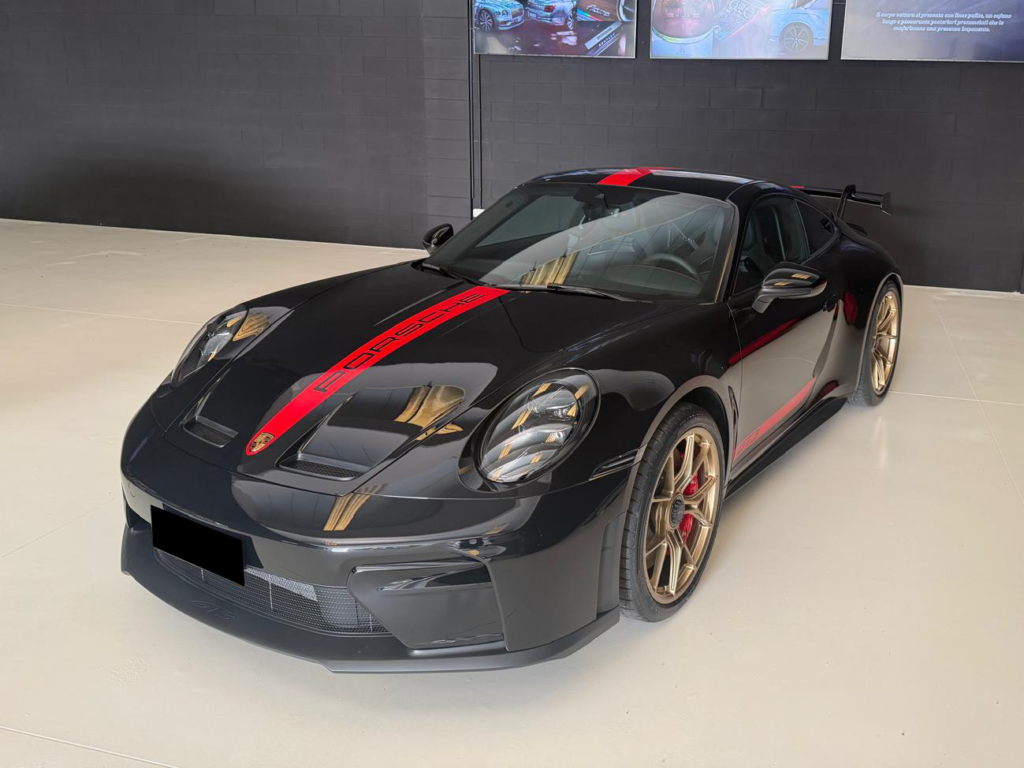 Porsche 911 GT3 992.2 Black-Red Front 2 Web