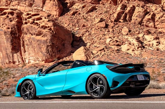 McLaren 750S Spider Tokyo Cyan Side 2