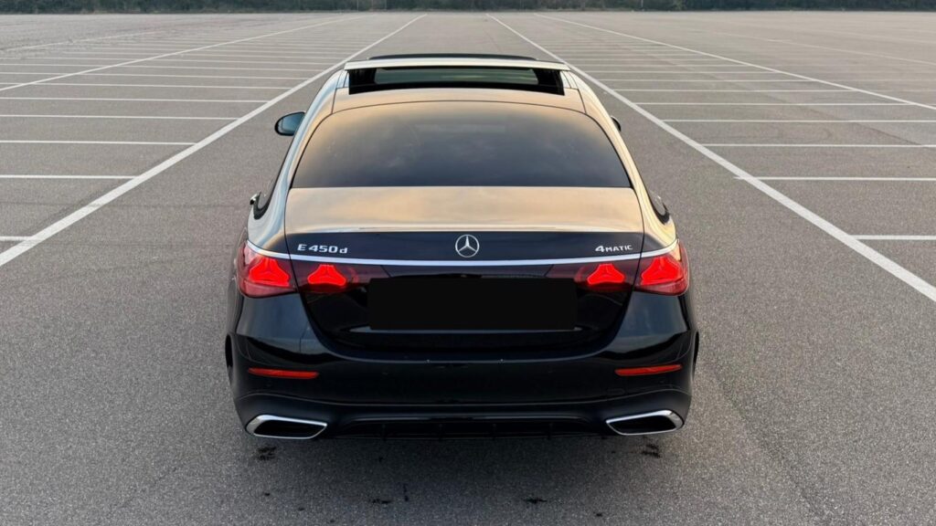 Mercedes-Benz E-Class Rear 3