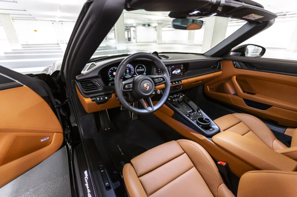 Porsche 911 Targa 4 GTS Black 992.2 Interior