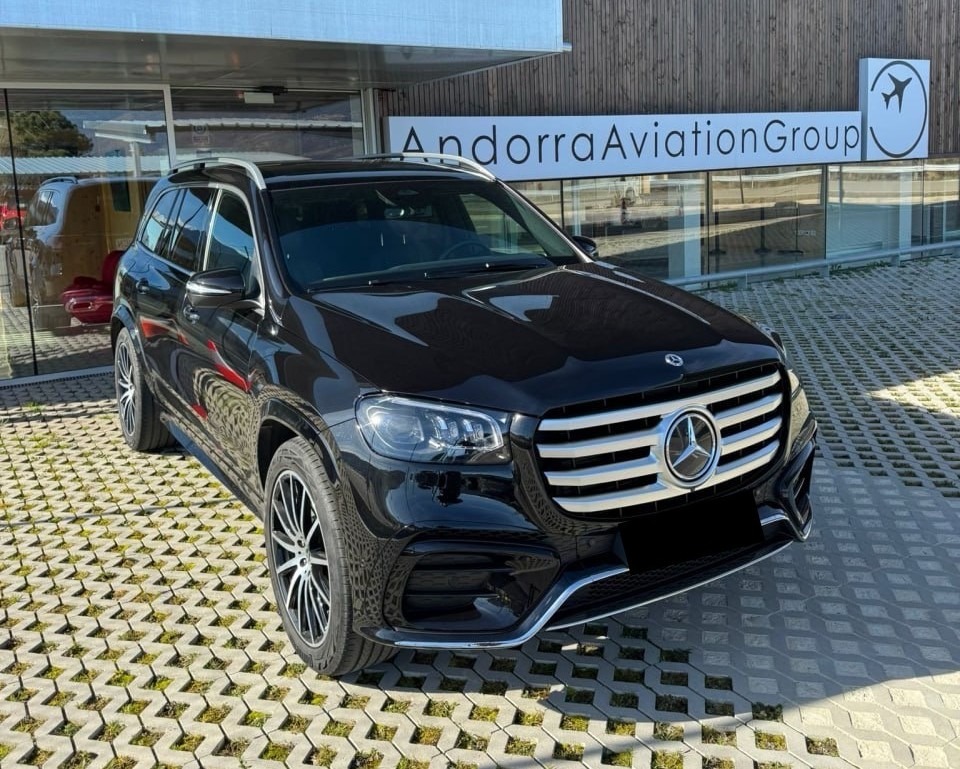 imgi_148_Mercedes-Benz-GLS-Front-Black